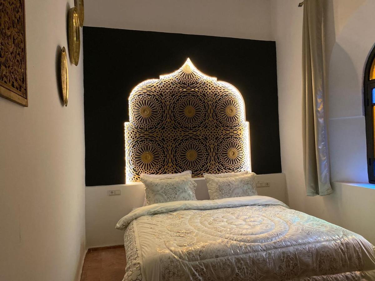 Zyna Guest house *